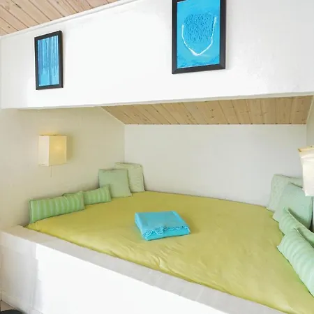 Three-bedroom In Holiday home