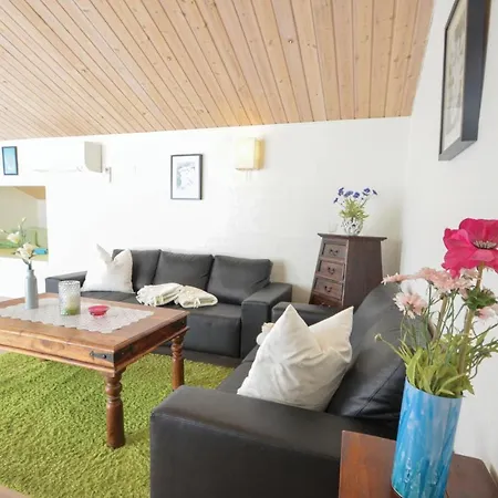 Three-bedroom In Holiday home