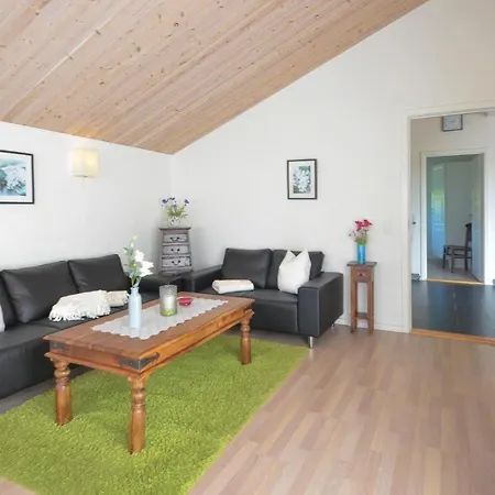 Three-bedroom In Holiday home